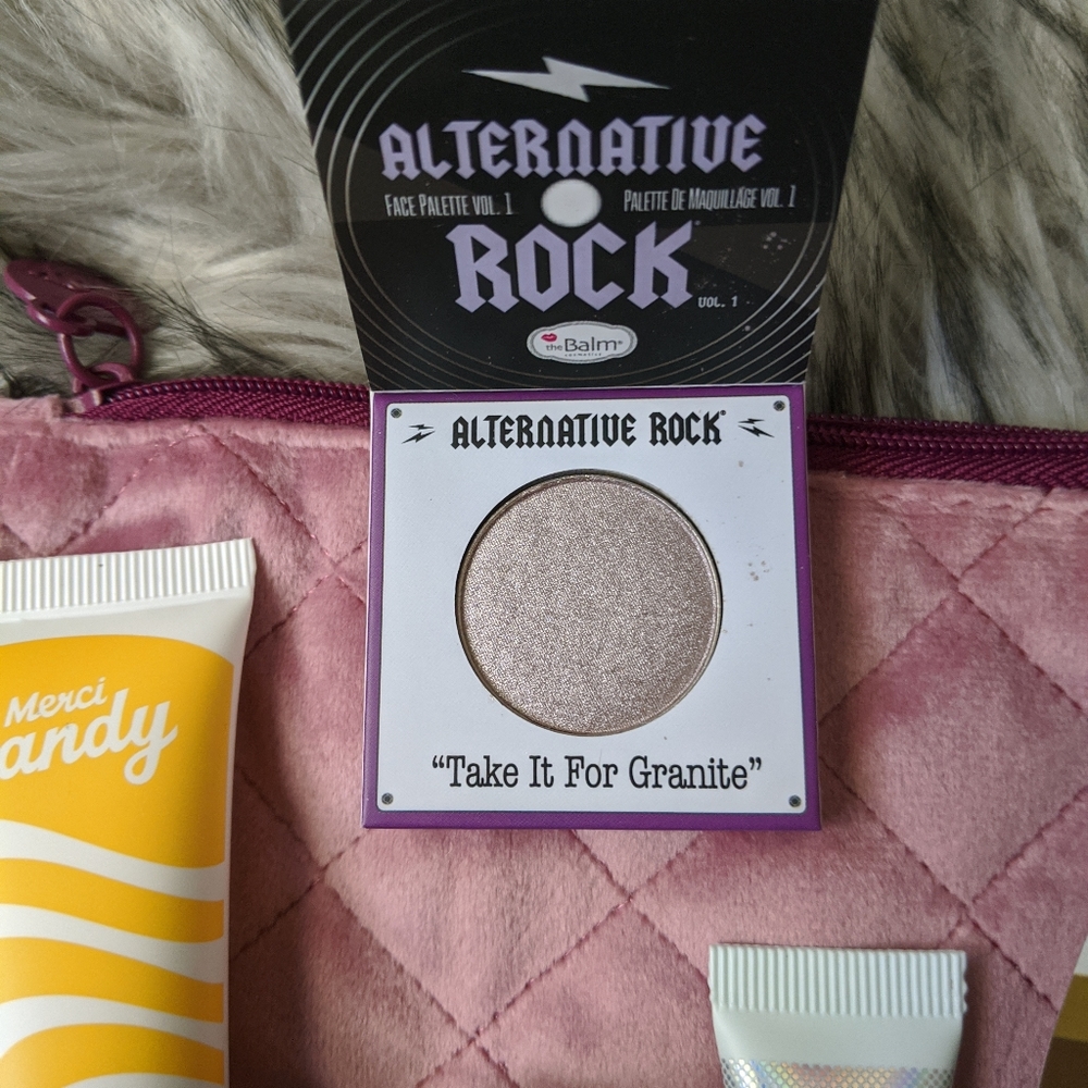Ipsy bag - Picture 2 of 4